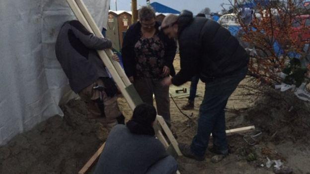 Tată fără suflet: "Mi-a zis că mergem la dentist, dar în realitate ne îndreptam către orfelinatul unde m-a părăsit"