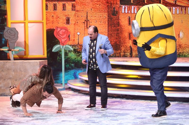Fantoma de la Operă, Gollum, Duhul lămpii, Doica din Romeo și Julieta, un Minion  și un Extraterestru urcă pe Scena misterelor
