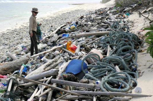 Te doare sufletul! Imaginile sfâșietoare cu cele mai frumoase plaje din Australia, sufocate de 414 milioane de resturi din plastic