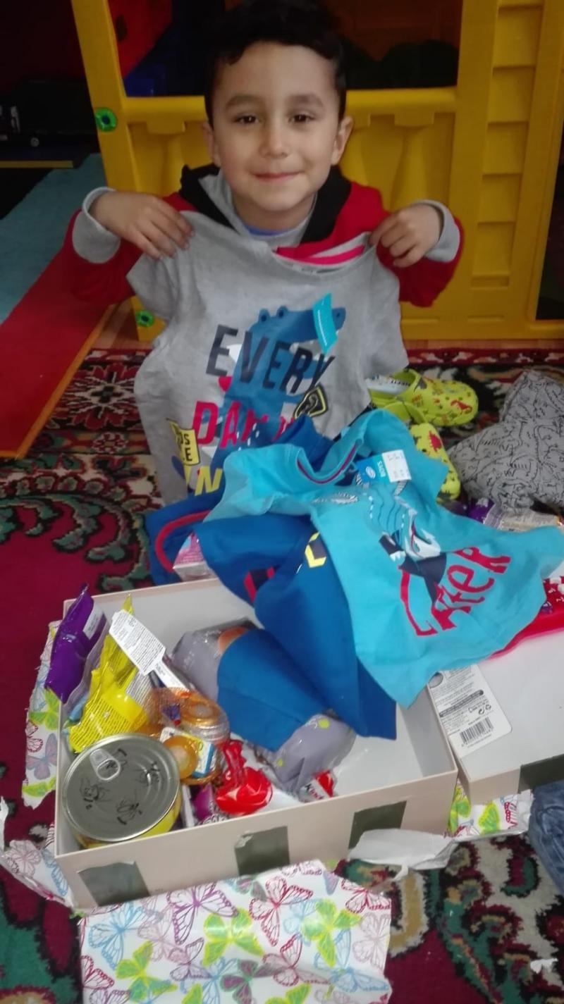 Prin campania „Schimbă o viață”, 542 de beneficiari din București și din 20 de județe ale țării au primit „Bucurie la cutie” de Paști