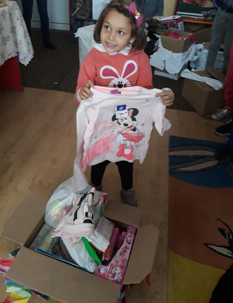 Prin campania „Schimbă o viață”, 542 de beneficiari din București și din 20 de județe ale țării au primit „Bucurie la cutie” de Paști