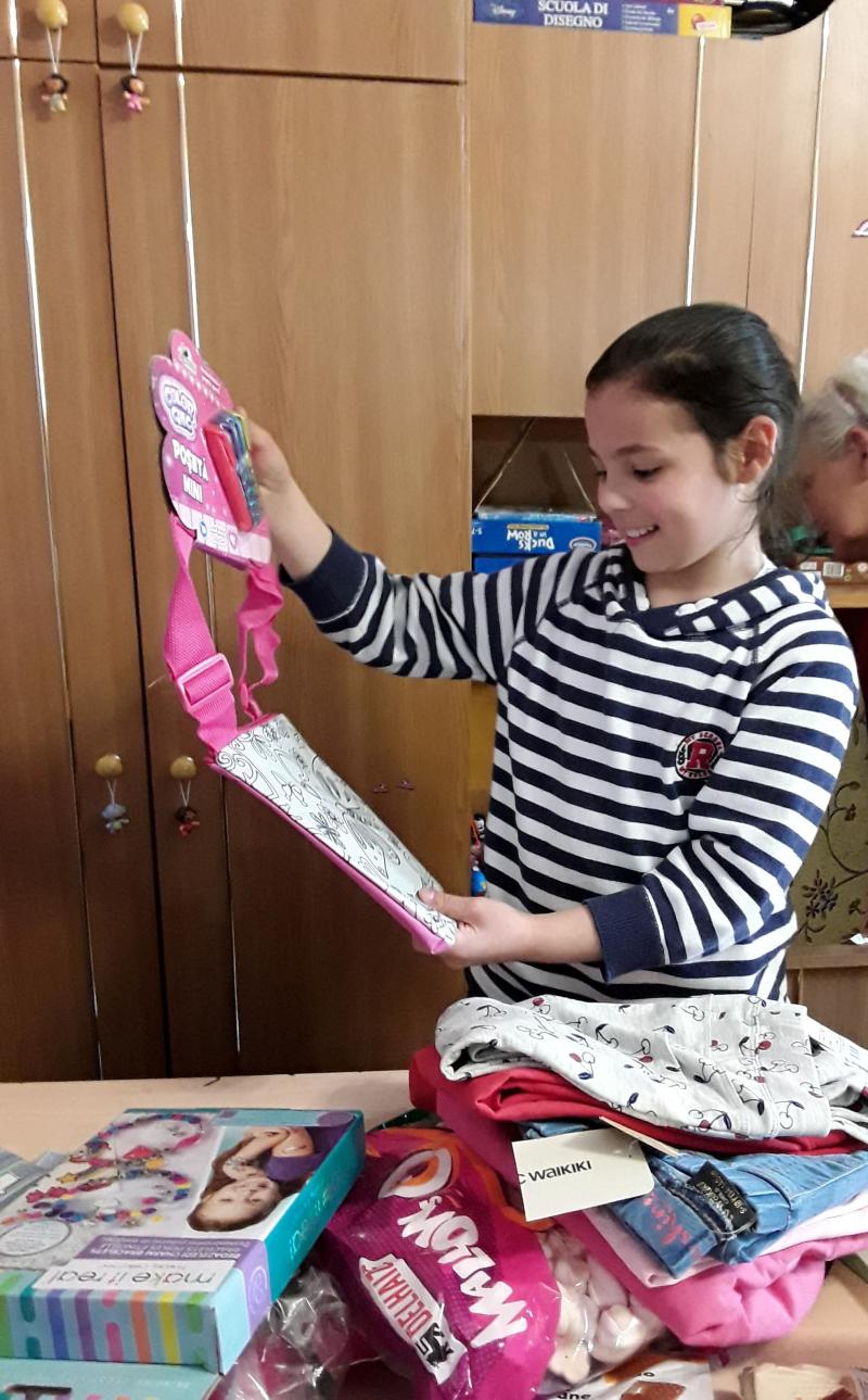 Prin campania „Schimbă o viață”, 542 de beneficiari din București și din 20 de județe ale țării au primit „Bucurie la cutie” de Paști