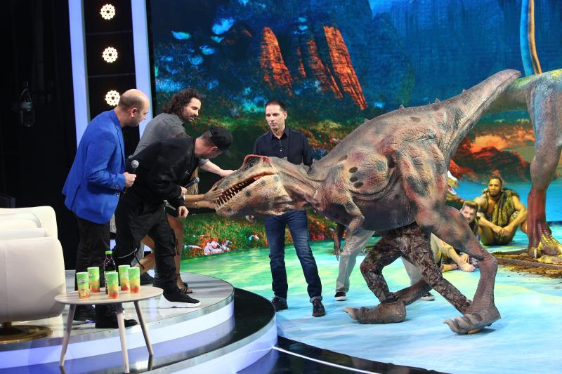 Moment spectaculos de magie, președintele Barack Obama fugărit de Viorica Dăncilă și un dinozaur uriaș! Ce s-a întâmplat în a zecea ediție Scena misterelor