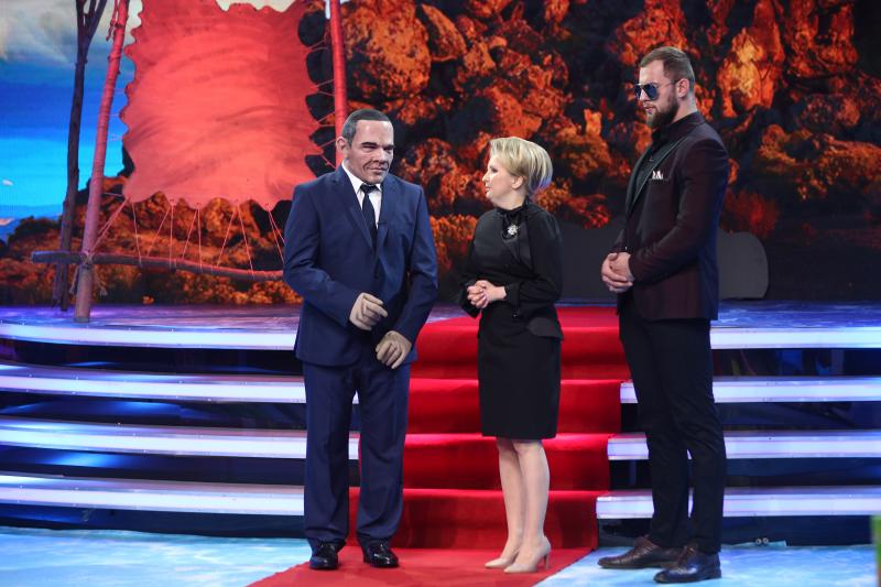 Moment spectaculos de magie, președintele Barack Obama fugărit de Viorica Dăncilă și un dinozaur uriaș! Ce s-a întâmplat în a zecea ediție Scena misterelor