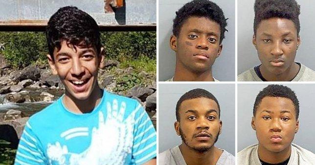 Trei elevi și-au înjunghiat colegul și l-au lovit cu ciocanul,  Băiatul se auzea cum gemea și spunea că va muri