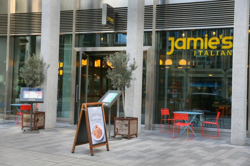 Mesajul lui Jamie Oliver după intarea în faliment a restaurantelor sale: "Sunt devastat"
