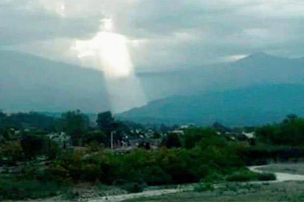 Semnul care anunță Apocalipsa s-a văzut pe cer! Creștinii au văzut clar imaginea lui Iisus (FOTO)