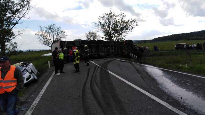 Accident violent cu doi morți și patru răniți, după ce un TIR s-a ciocnit cu două autoturisme, în Mureș!