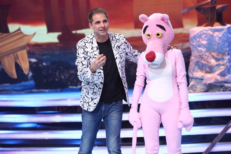 Truc de magie dintr-o altă galaxie, măști de poveste și vedete pline de umor, la Scena misterelor!