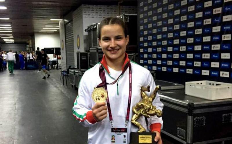 O campioană europeană, găsită într-o baltă de sânge, în camera de hotel! Tânăra de 21 de ani și-a tăiat venele