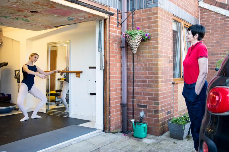 Hope, tânăra balerină care nu a încetat să spere că poate învinge boala: „Multumesc, mami, pentru tot ce ai făcut pentru mine”