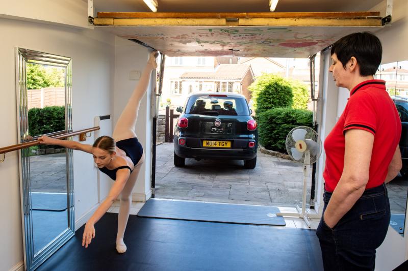 Hope, tânăra balerină care nu a încetat să spere că poate învinge boala: „Multumesc, mami, pentru tot ce ai făcut pentru mine”