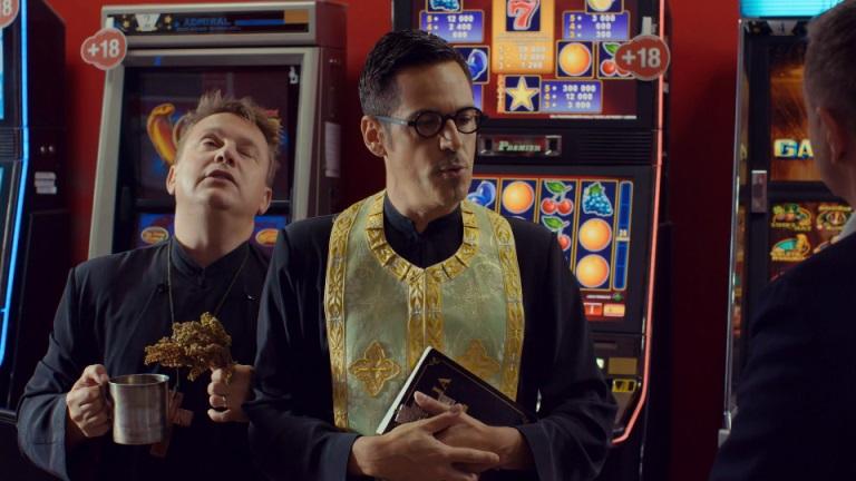 Orlando și Ducu devin preoții Nicodim și Pafnutie, în serialul de comedie Liber ca pasărea cerului