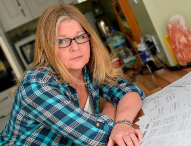 O asistentă care îngrijește bolnavi de cancer a primit amenzi ce însumează 800 de euro! Motivul este revoltător