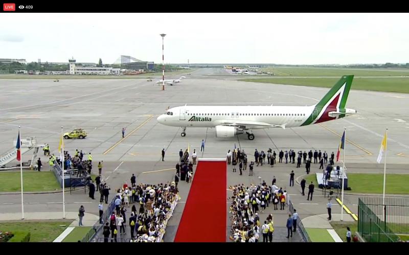 Update: Papa Francisc a ajuns în România! Foto