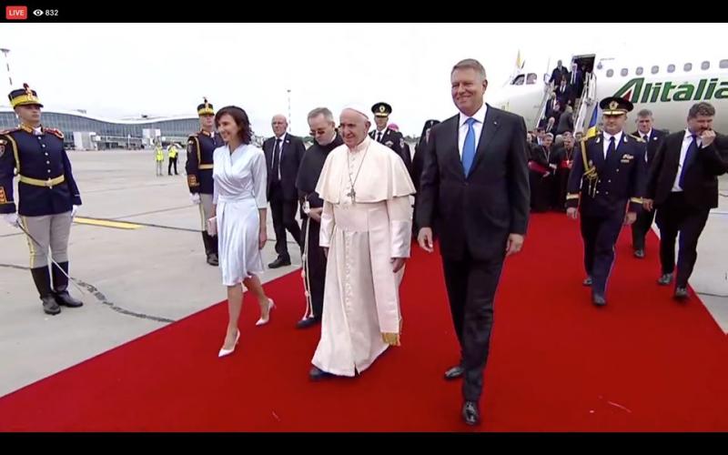Update: Papa Francisc a ajuns în România! Foto