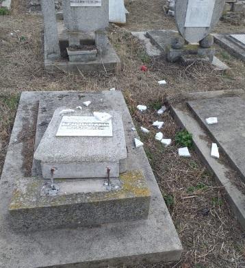 Descoperire terifiată într-un cimitir din Huși! Ce au găsit oamenii, printre morminte
