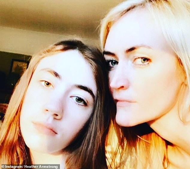 Femeia care a „murit” de zece ori pentru a se putea bucura, cu adevărat, de viața alături de copiii ei: „Nu mai știam să fiu mamă”