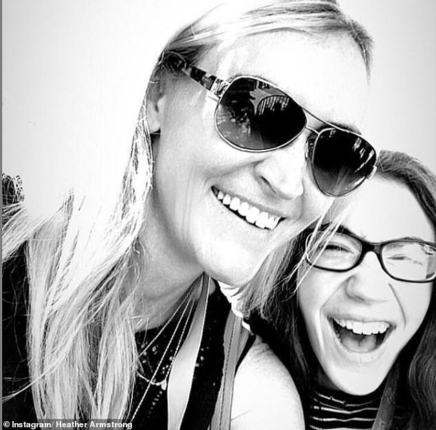 Femeia care a „murit” de zece ori pentru a se putea bucura, cu adevărat, de viața alături de copiii ei: „Nu mai știam să fiu mamă”