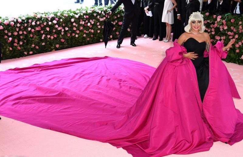 Dezmăț total la Met Gala 2019. Cele mai bizare ținute și apariții  de pe covorul roz | FOTO