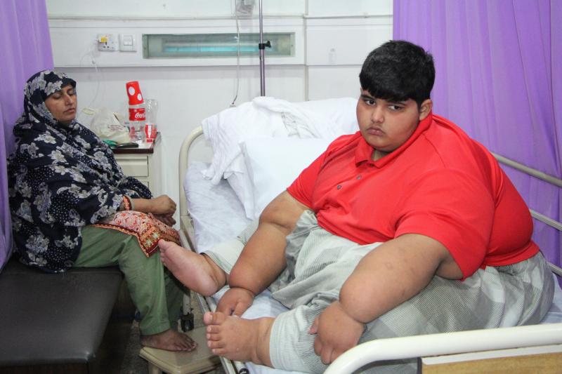 Are 10 ani și 200 de kilograme. „Cel mai gras copil din lume” se luptă pentru a deveni un om normal