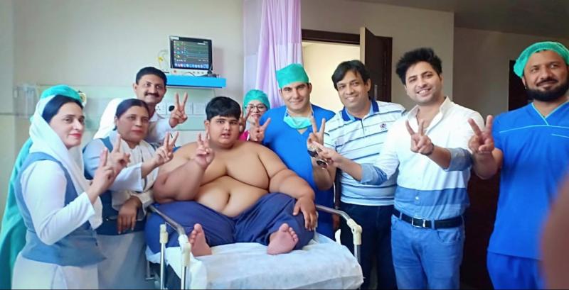 Are 10 ani și 200 de kilograme. „Cel mai gras copil din lume” se luptă pentru a deveni un om normal