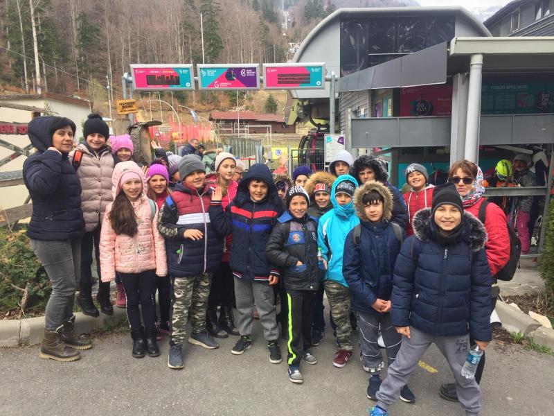 Tabăra Copilăriei a fost prima tabără din viața a 24 de copii de la Școala Gimnazială din comuna Brastavățu, județul Olt