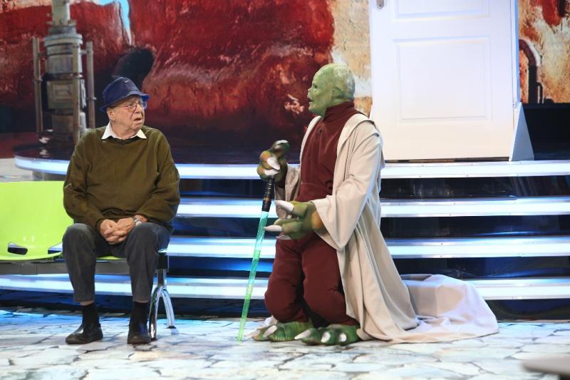 Diseară, de la ora 20:00, la Antena 1: Yoda, Donald Trump, Iron Man, Romulus, Copacul din Eden și un simpatic Troll urcă pe Scena misterelor
