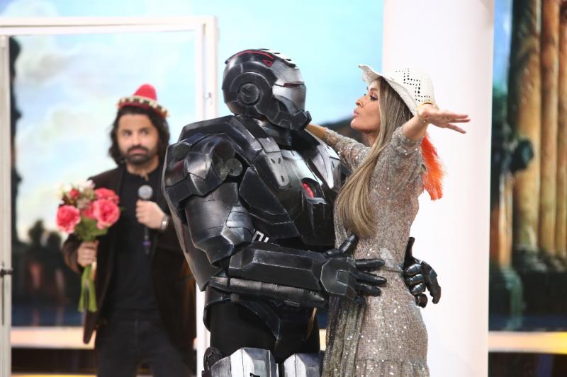 Diseară, de la ora 20:00, la Antena 1: Yoda, Donald Trump, Iron Man, Romulus, Copacul din Eden și un simpatic Troll urcă pe Scena misterelor