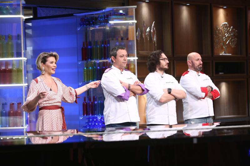 Surorile Crudu gãtesc în bucãtãria Chefi la cuţite,  în sezonul dedicat familiilor