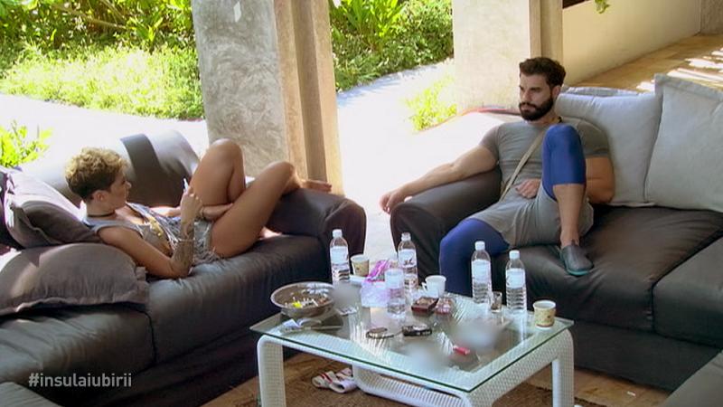 Rivalitatea dintre două concurente pentru cucerirea ispitei ia o nouă întorsătură la Insula Iubirii