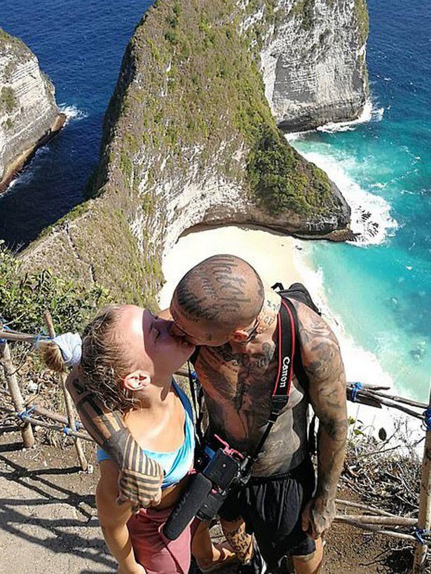 Sunt tineri, nu muncesc, dar cer donații până la 10.000 de euro pentru o vacanță de vis! Argumentul lor este nemaipomenit. „Mai puține vorbe!” - Foto