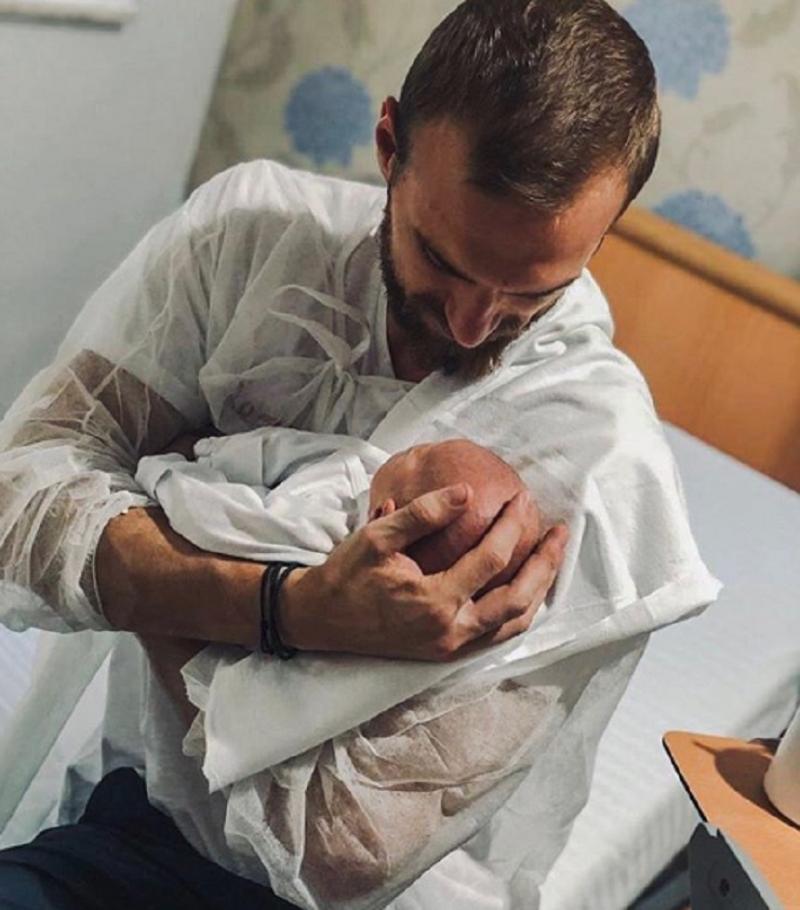 Flavia Mihășan de la Neatza cu Răzvan și Dani a născut! Prima imagine cu băiețelul lor: ”A fost cea mai fericită întâlnire!”