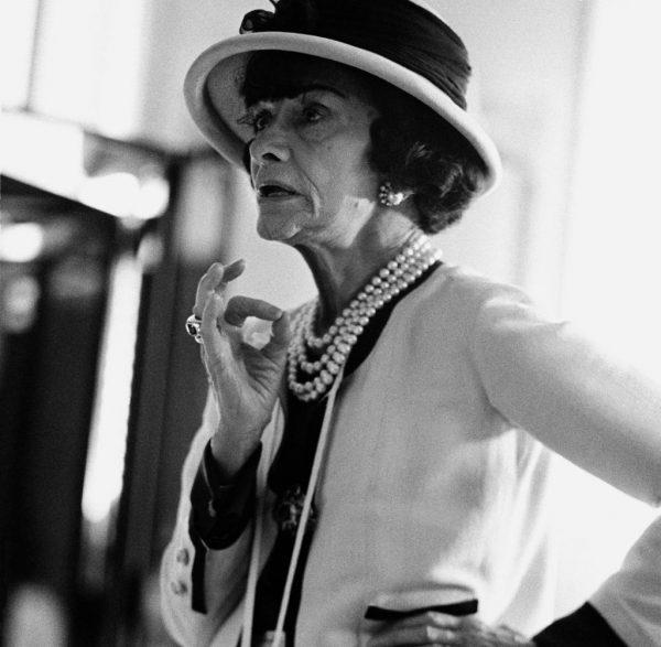 Cum a reușit Coco Chanel să devină cel mai mare nume din industria modei