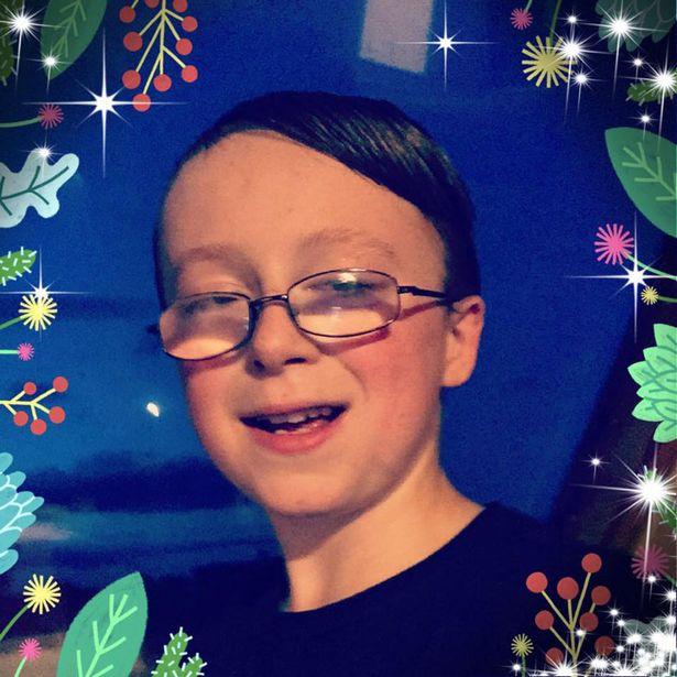 A murit ca un erou, la doar zece ani. Băiatul a fost înjunghiat de propriul tată, încercând să apere o copilă speriată