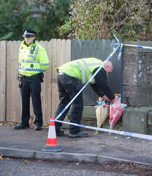 A murit ca un erou, la doar zece ani. Băiatul a fost înjunghiat de propriul tată, încercând să apere o copilă speriată