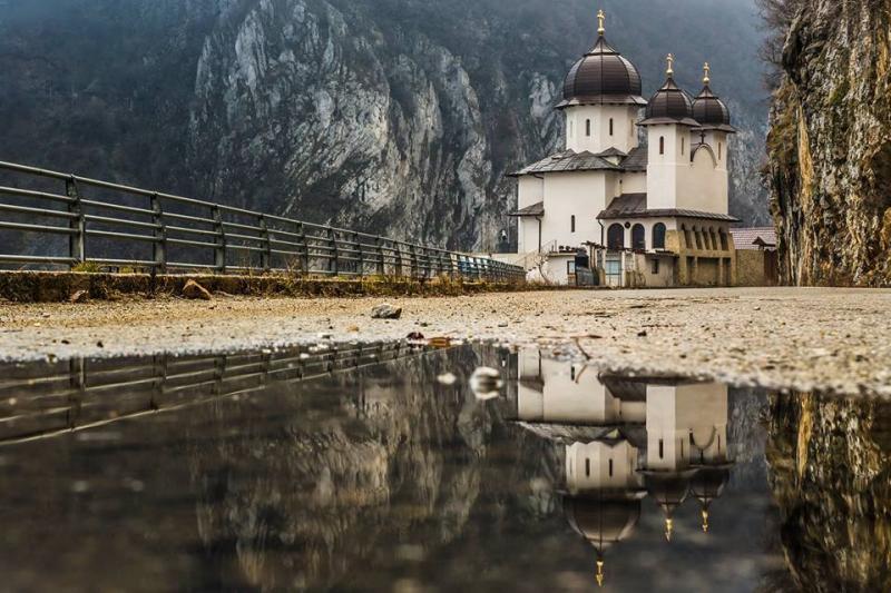 Ce obiective turistice poți vizita la Cazanele Dunării. Galerie foto