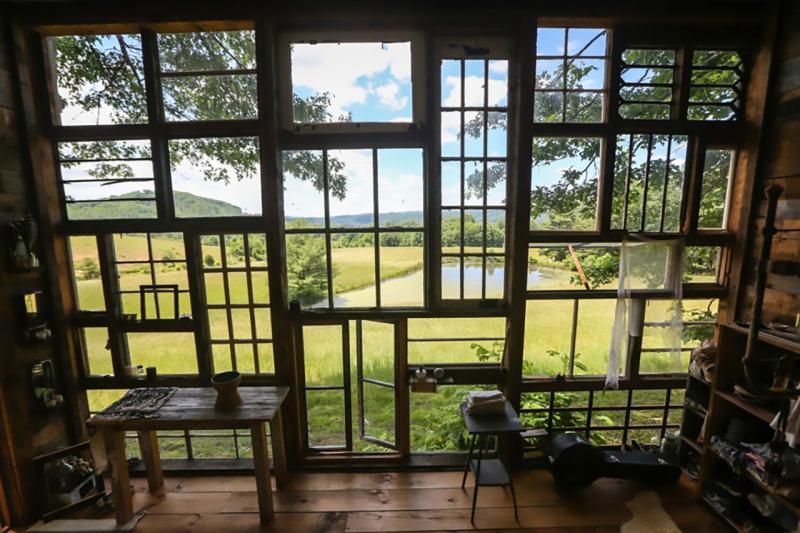 Casa de 500 de dolari îți arată că totul este posibil, când iubești natura