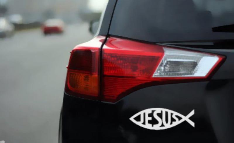 Semnificația simbolului pe care îl vezi pe multe mașini