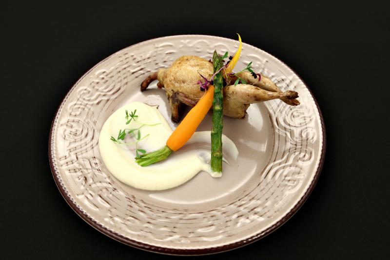 Două farfurii de fine-dining în cursa pentru 10.000 Euro