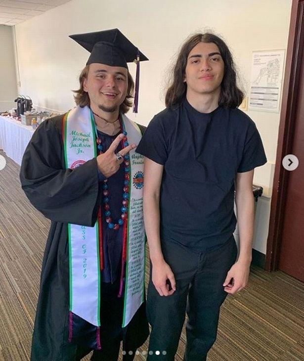 Ce s-a ales de cei trei copii ai lui Michael Jackson, la 10 ani de la moartea lui! Unul dintre ei și-a schimbat numele în secret - Foto