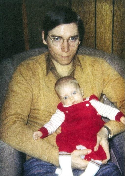 „Dacă îl vezi, spune-i că i-am tăiat gâtul, în vis”. A murit tatăl lui Eminem, omul pentru care a compus „Cleanin' Out My Closet”! Cum i-a frânt inima rapperului