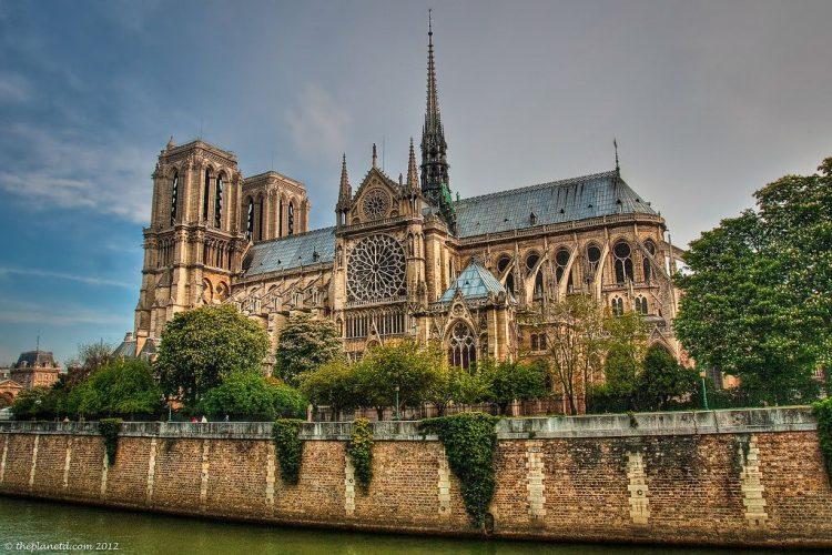 Incendiul de la Notre-Dame nu are origine criminală