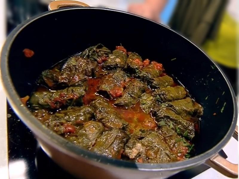 Rețetă de sarmale în foi de viță inspirată din bucătăria turcească