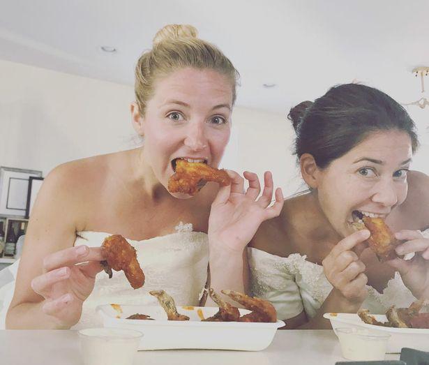 Două prietene au aflat că soții lor le-au înșelat, iar reacția lor a fost total neașteptată! Cum s-au răzbunat. „Ne-am luat rochiile de mireasă și…”