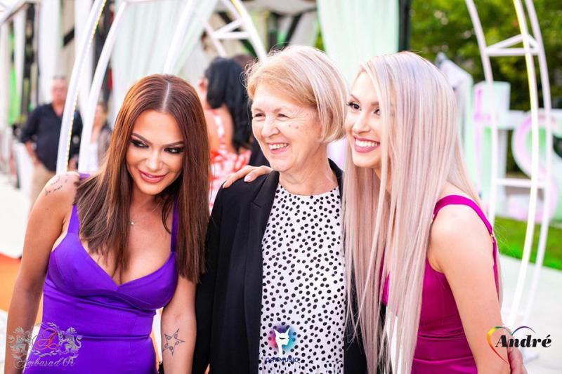 Andreea Bălan, susținută de mama ei la lansarea Andre: ”A ținut să fie aproape de mine, deși apare rar în public!”