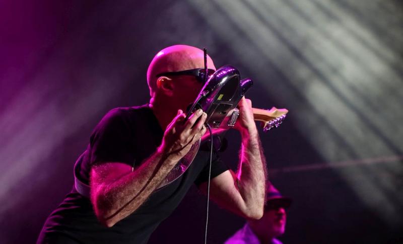 5 lucruri neștiute despre Joe Satriani: S-a lăsat de fotbal ca să se facă toboșar, dar a ajuns chitarist