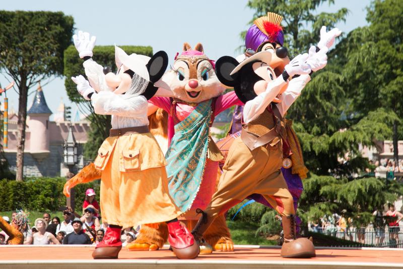 Acum 64 de ani, Walt Disney a creat universul copilăriei... La scurt timp, Disneyland urma să devină gigantul divertismentului!