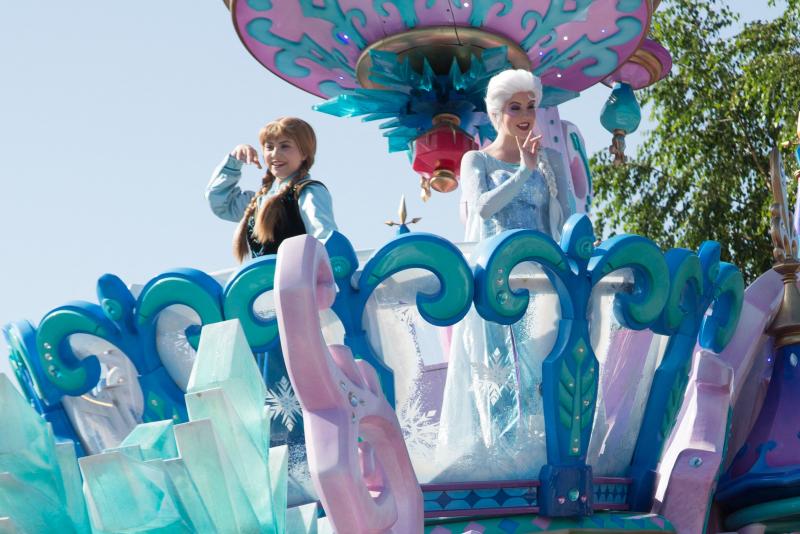 Acum 64 de ani, Walt Disney a creat universul copilăriei... La scurt timp, Disneyland urma să devină gigantul divertismentului!