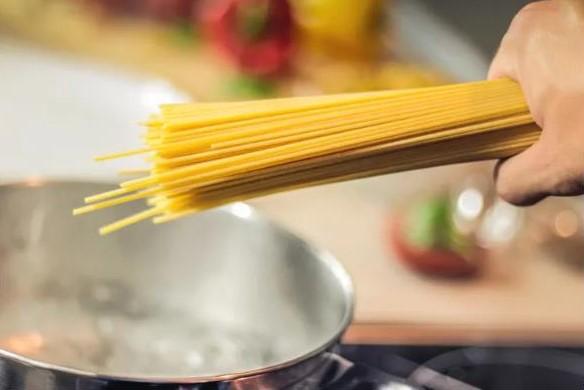 12 sfaturi utile pentru gătit paste pe care toata lumea trebuie să le știe